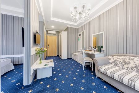 Отель "Лермонт"