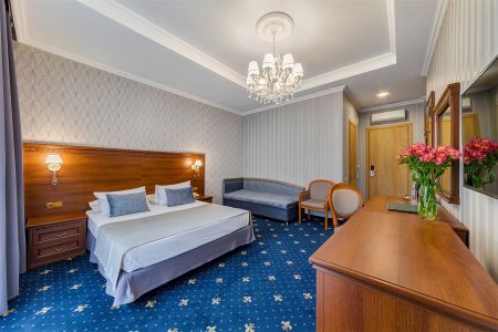 Большой Стандарт с балконом на 1 м этаже