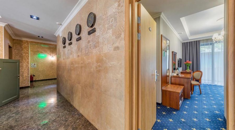 Стандарт Большой стандарт с балконом 1 этаж