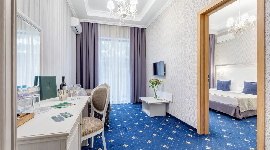 Фэмили студия с балконом 1 этаж