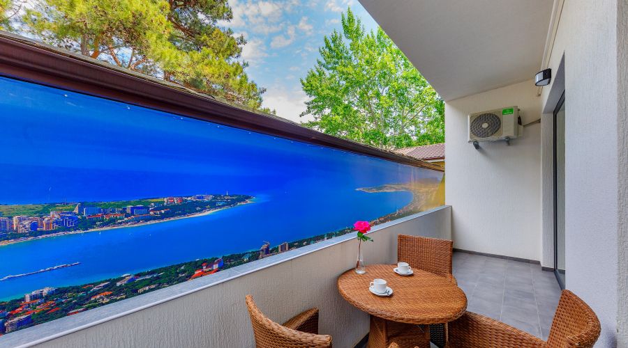 Фэмили студия с балконом 1 этаж